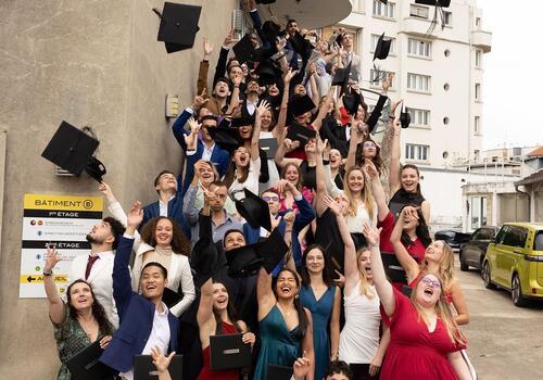 remise des diplômes chez Ostéobio école d'ostéopathie Paris  