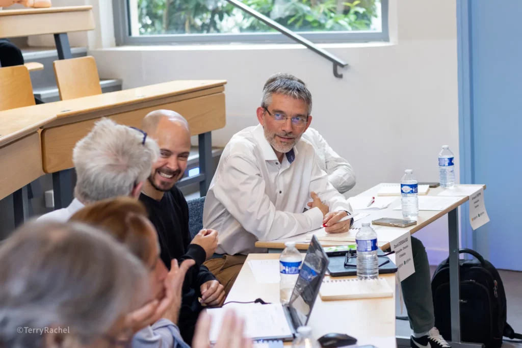 Professeurs Ostéobio débattant pendant les soutenances des étudiant.e.s