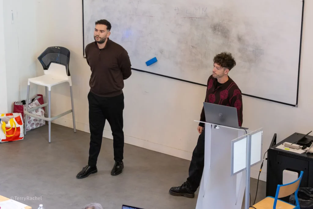 2 étudiants ostéobio passant leur soutenance oral