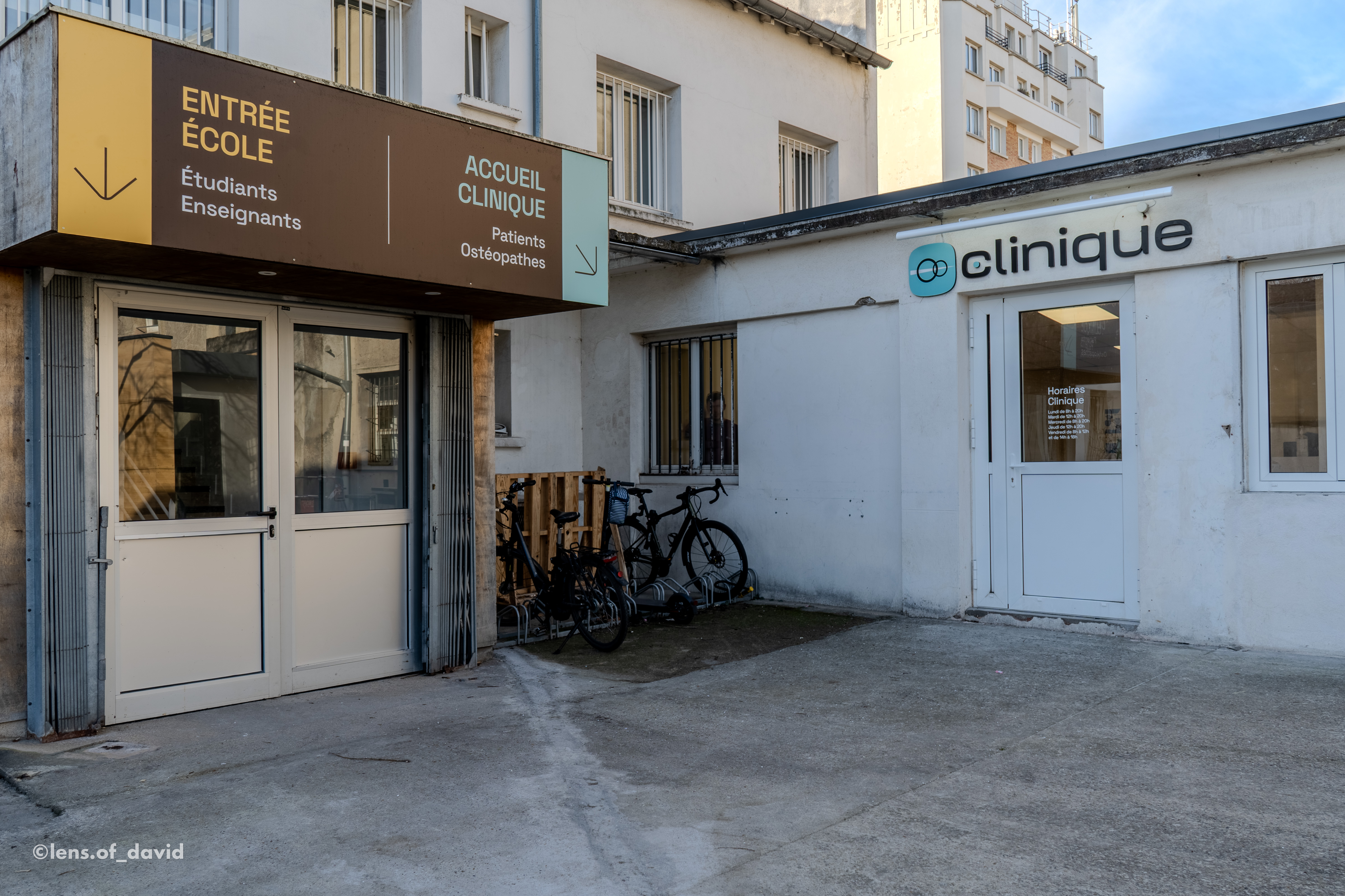 Clinique Ostéobio — Vue extérieure de l'accueil